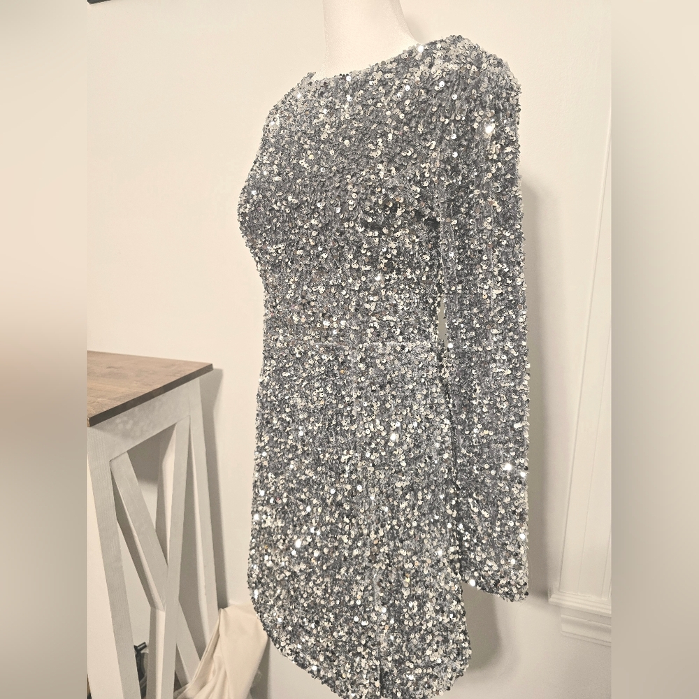 Selfie NWT Leslie Sequined Mini Dress Women's Sz Large/US 8 - Picture 4 of 16